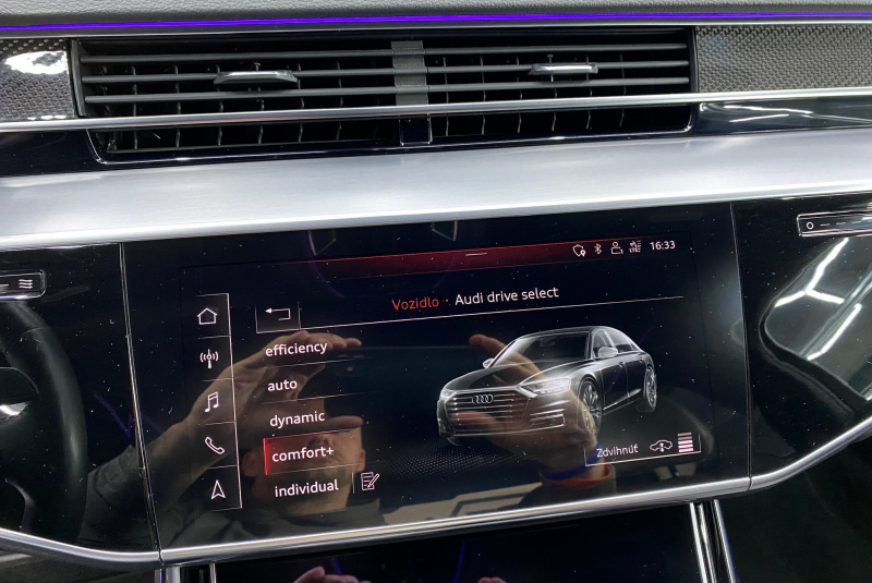  Ponuka vozidiel / Audi S8 4.0 TFSI QUATTRO - video