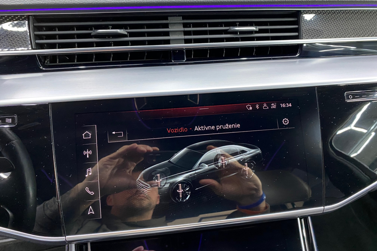 Ponuka vozidiel / Audi S8 4.0 TFSI QUATTRO - video Ponuka vozidiel / Audi S8 4.0 TFSI QUATTRO - video