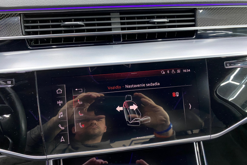  Ponuka vozidiel / Audi S8 4.0 TFSI QUATTRO - video