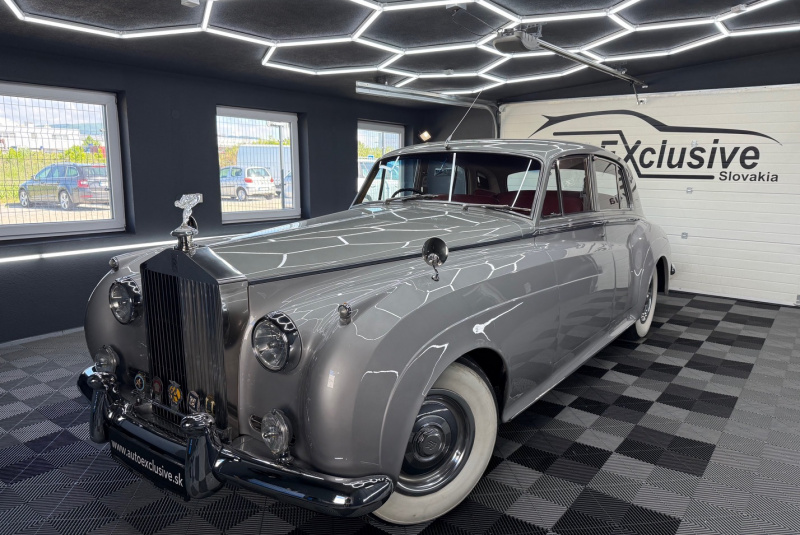  Ponuka vozidiel / Rolls Royce Silver Cloud 5.0 - video