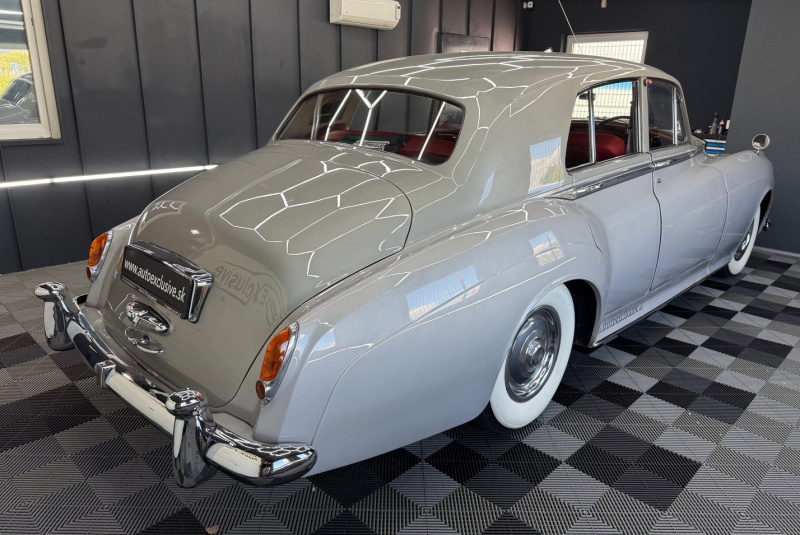  Ponuka vozidiel / Rolls Royce Silver Cloud 5.0 - video