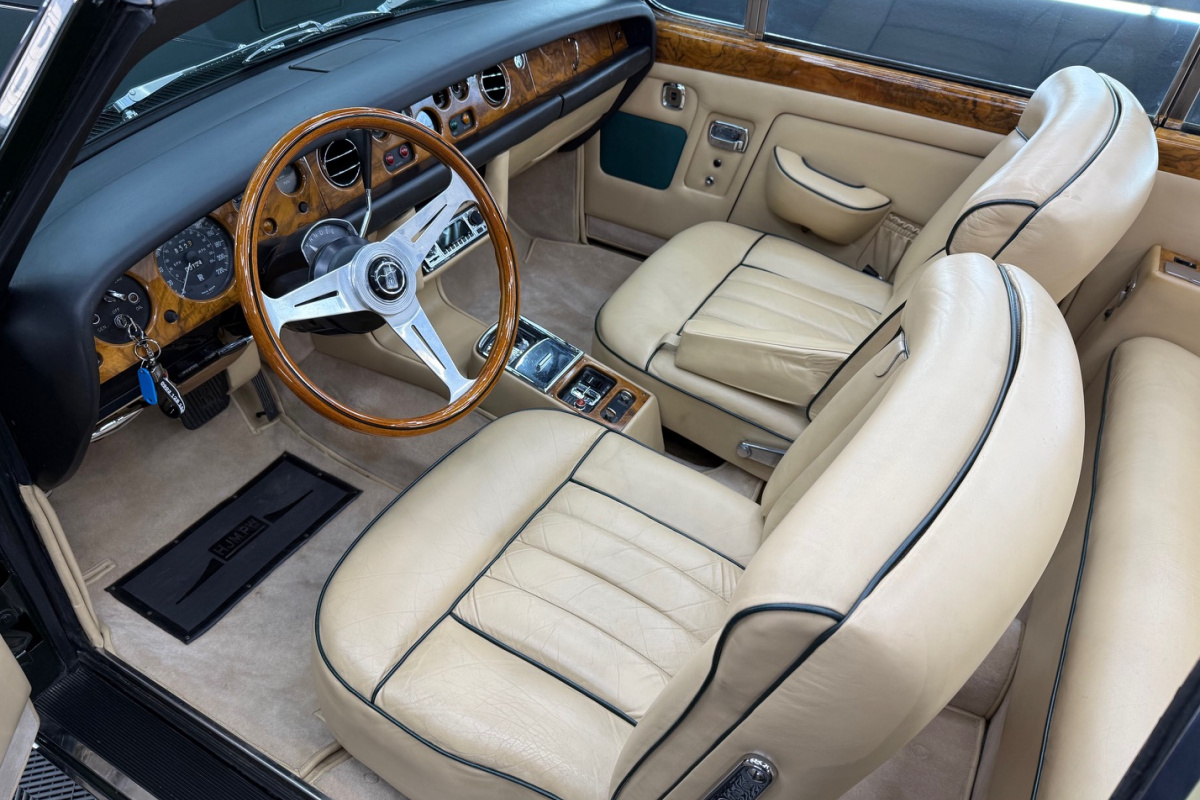 Ponuka vozidiel / Rolls Royce Silver Shadow 6.2 Cabriolet - video