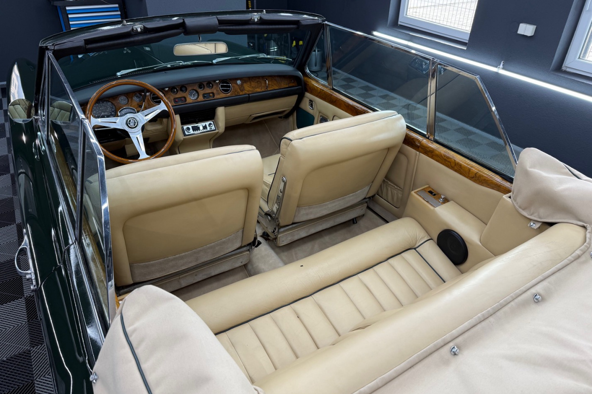Ponuka vozidiel / Rolls Royce Silver Shadow 6.2 Cabriolet - video