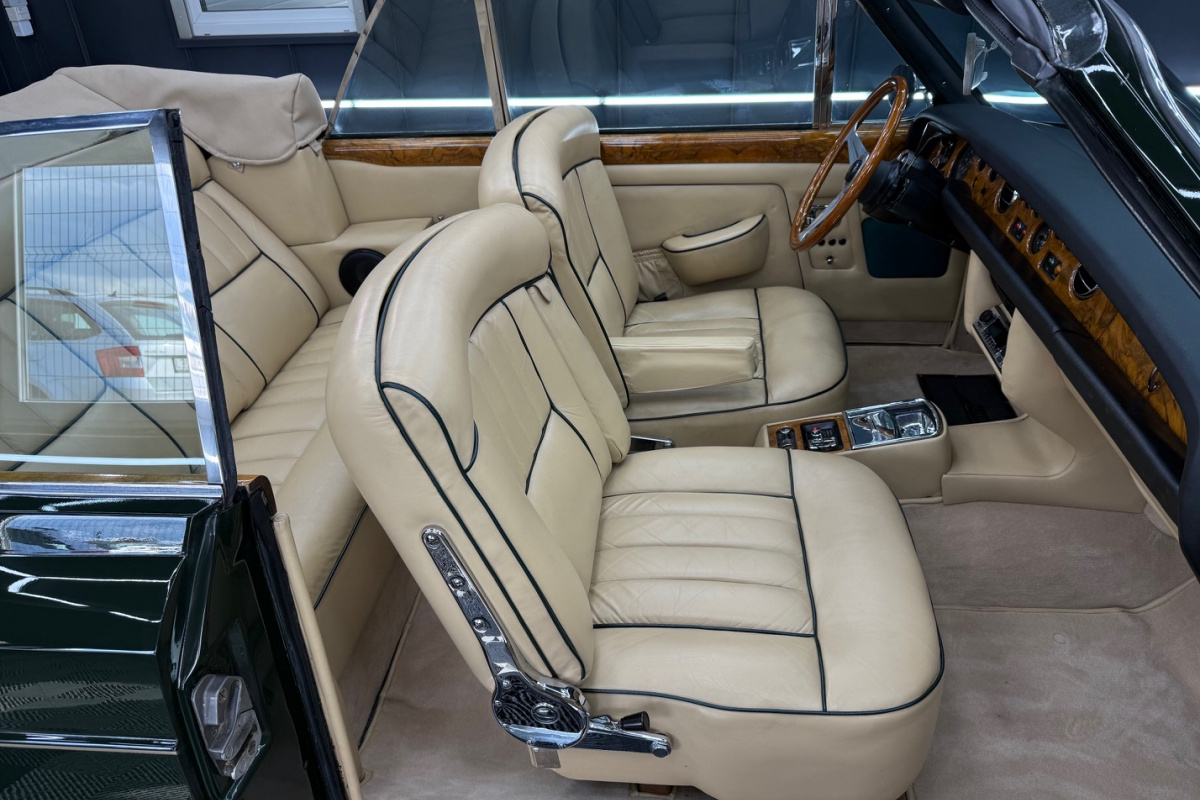 Ponuka vozidiel / Rolls Royce Silver Shadow 6.2 Cabriolet - video