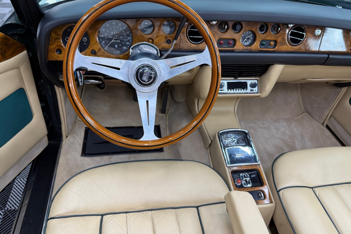 Ponuka vozidiel / Rolls Royce Silver Shadow 6.2 Cabriolet - video