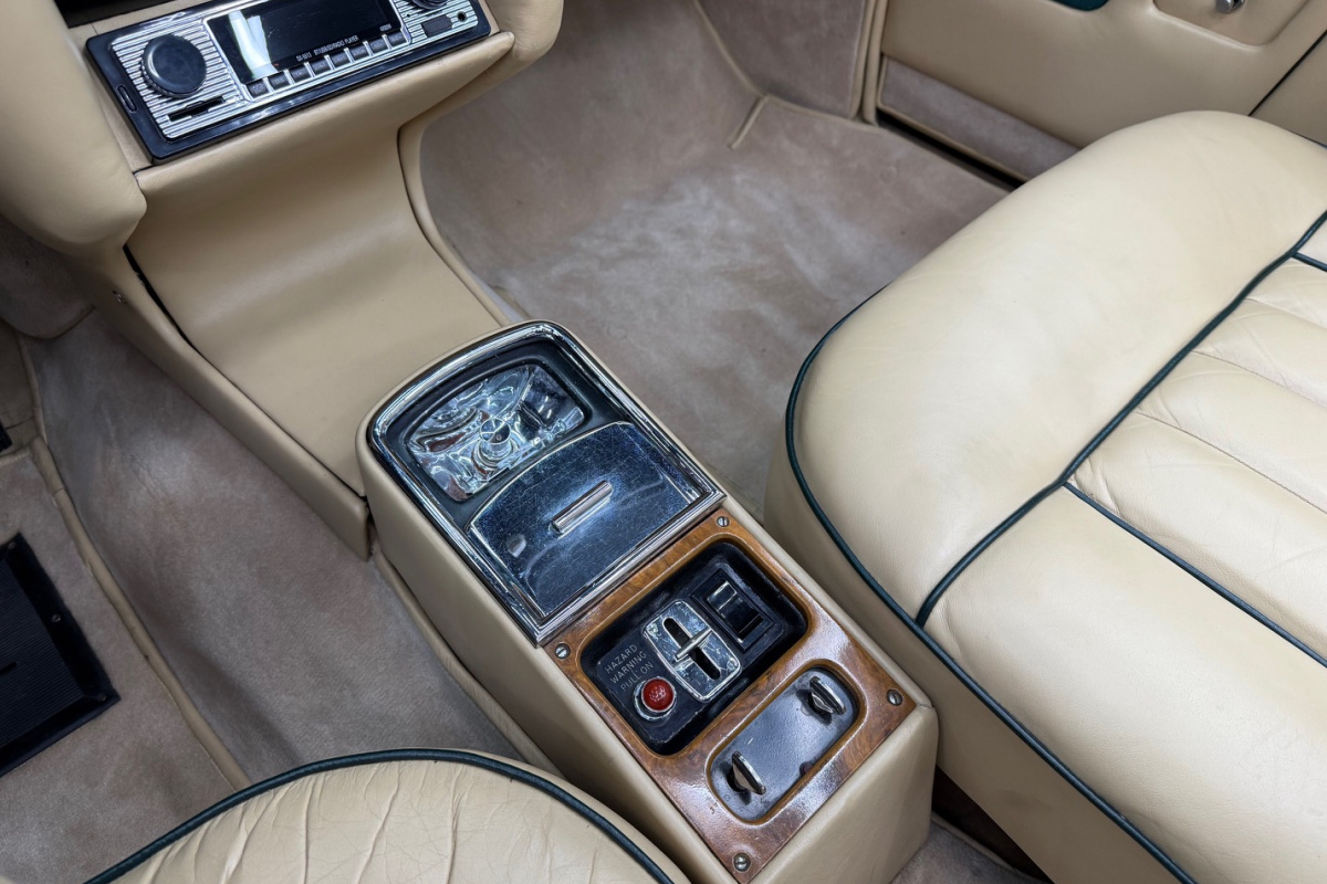 Ponuka vozidiel / Rolls Royce Silver Shadow 6.2 Cabriolet - video