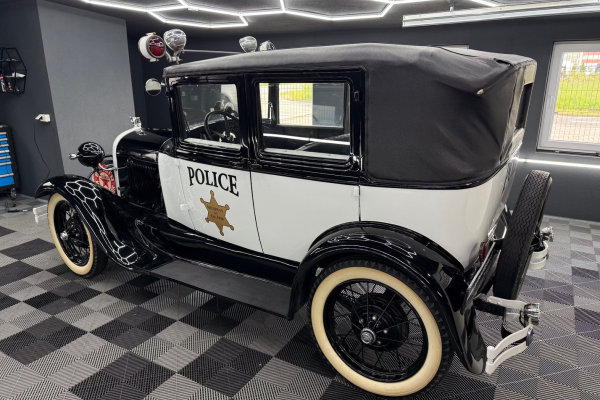 Ponuka vozidiel / Ford A 1929 POLICAJNÝ - video