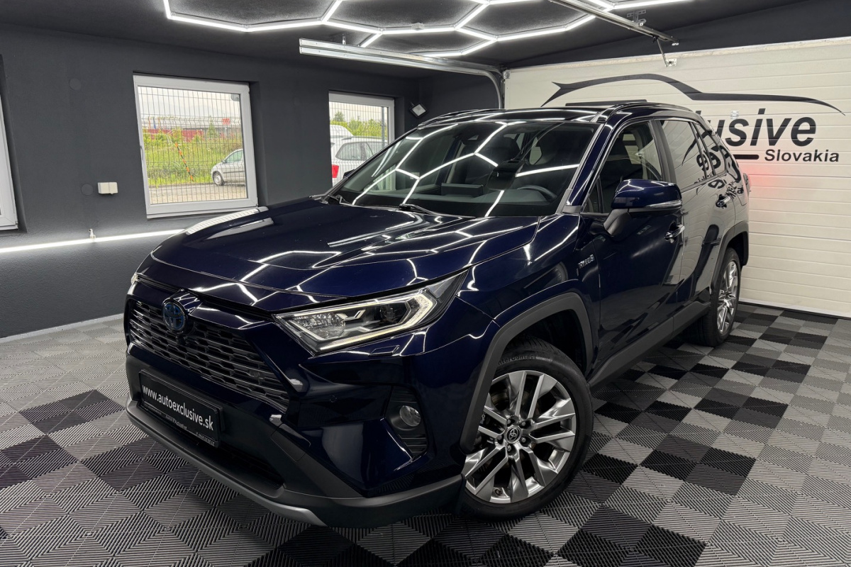 Ponuka vozidiel / Toyota RAV4 2.5 Hybrid e-CVT Executive FWD - video