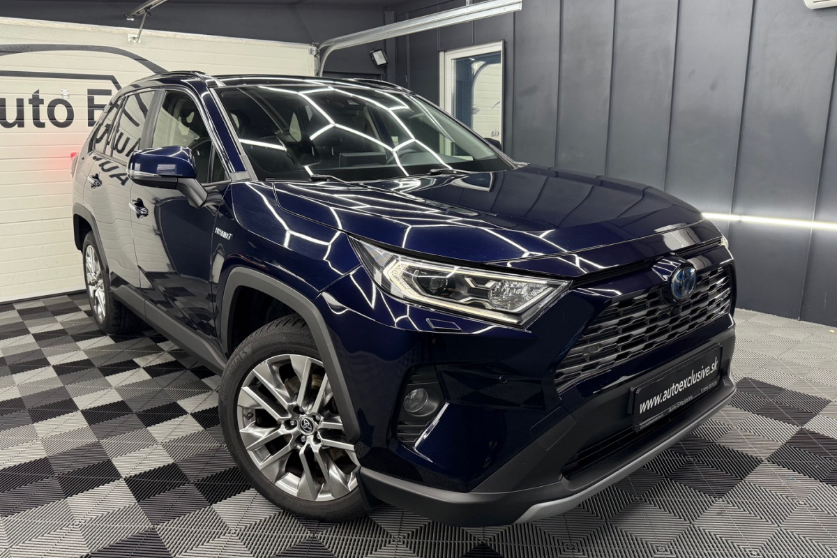 Ponuka vozidiel / Toyota RAV4 2.5 Hybrid e-CVT Executive FWD - video