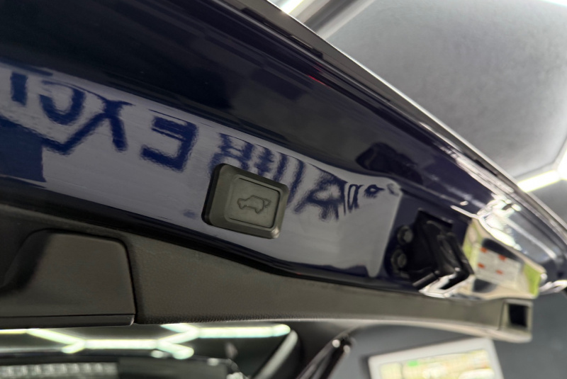  Ponuka vozidiel / Toyota RAV4 2.5 Hybrid e-CVT Executive FWD - video
