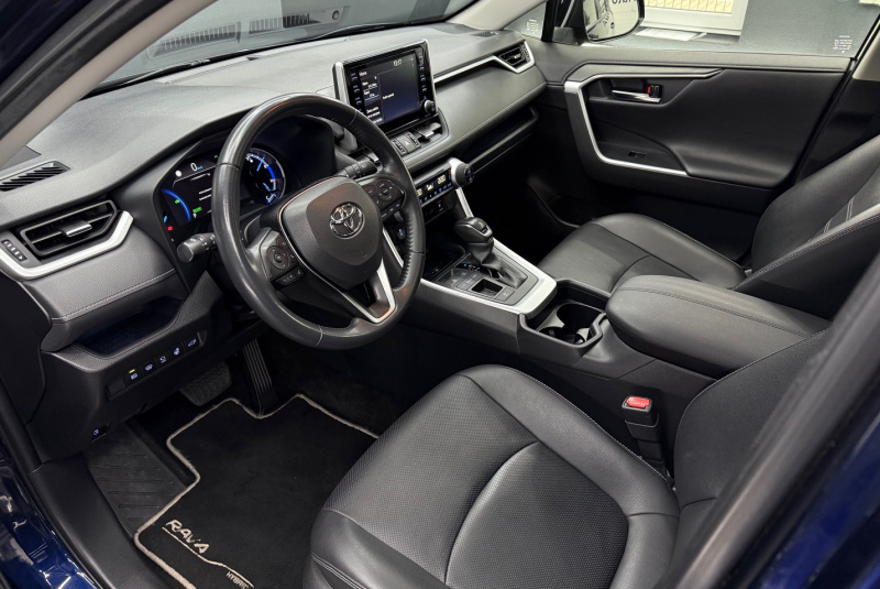  Ponuka vozidiel / Toyota RAV4 2.5 Hybrid e-CVT Executive FWD - video