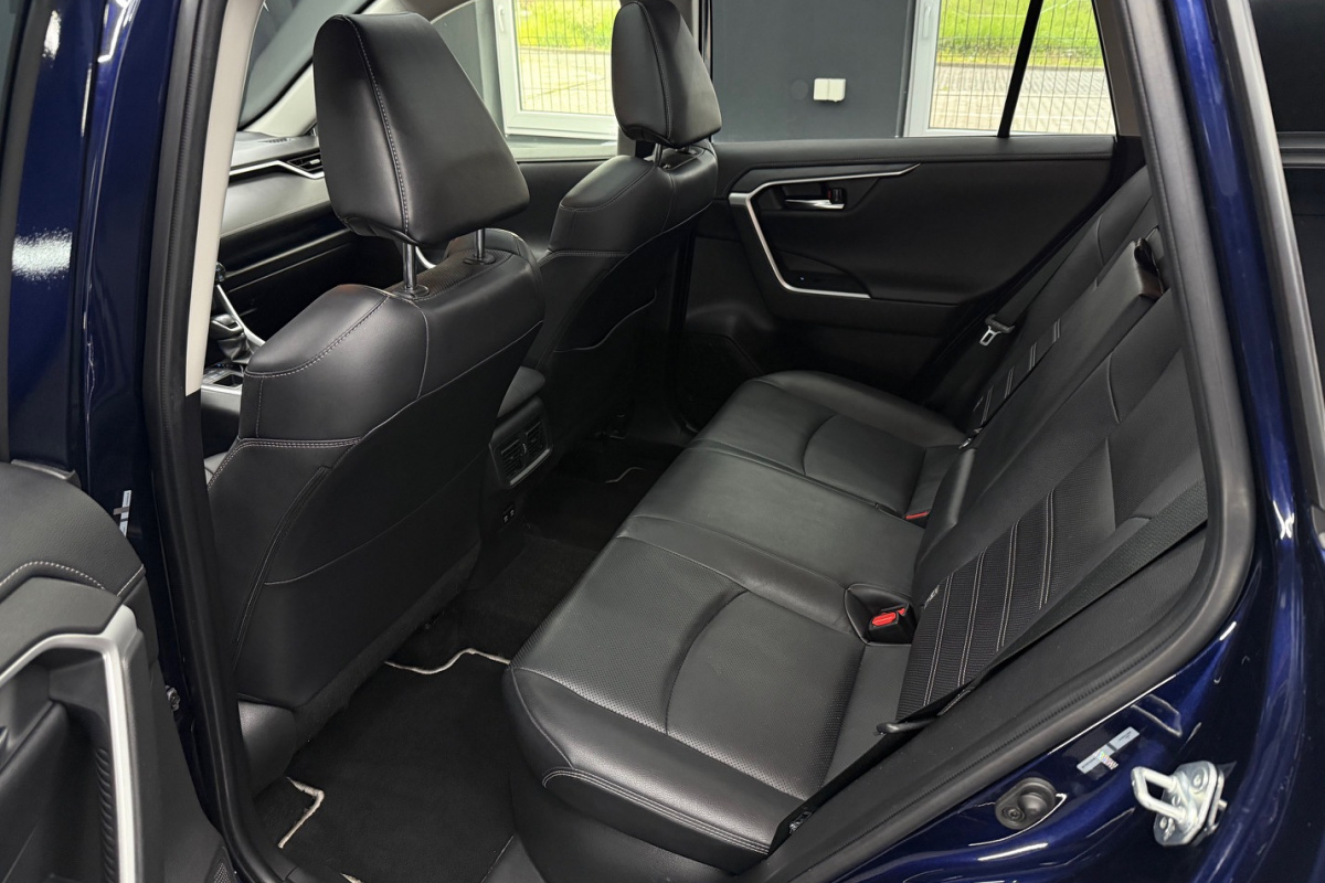 Ponuka vozidiel / Toyota RAV4 2.5 Hybrid e-CVT Executive FWD - video