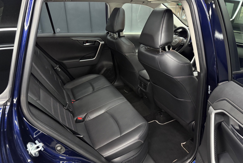  Ponuka vozidiel / Toyota RAV4 2.5 Hybrid e-CVT Executive FWD - video