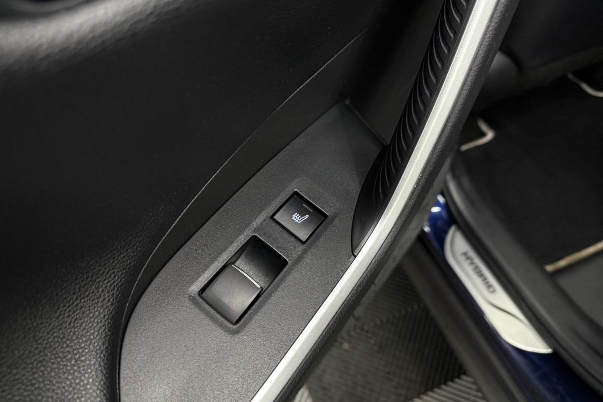 Ponuka vozidiel / Toyota RAV4 2.5 Hybrid e-CVT Executive FWD - video