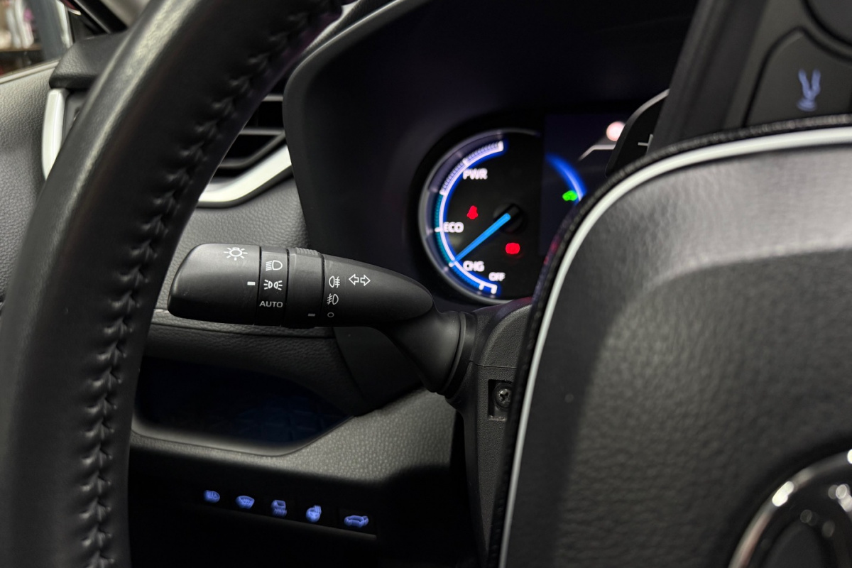 Ponuka vozidiel / Toyota RAV4 2.5 Hybrid e-CVT Executive FWD - video