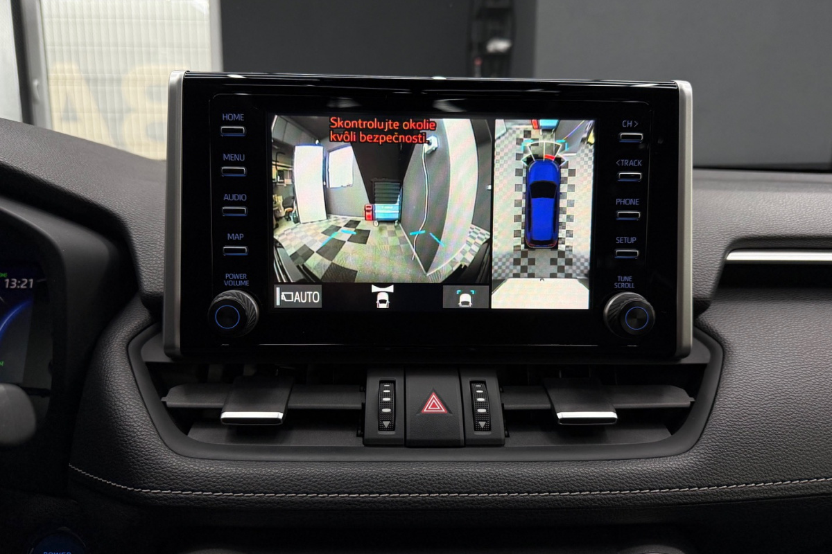 Ponuka vozidiel / Toyota RAV4 2.5 Hybrid e-CVT Executive FWD - video