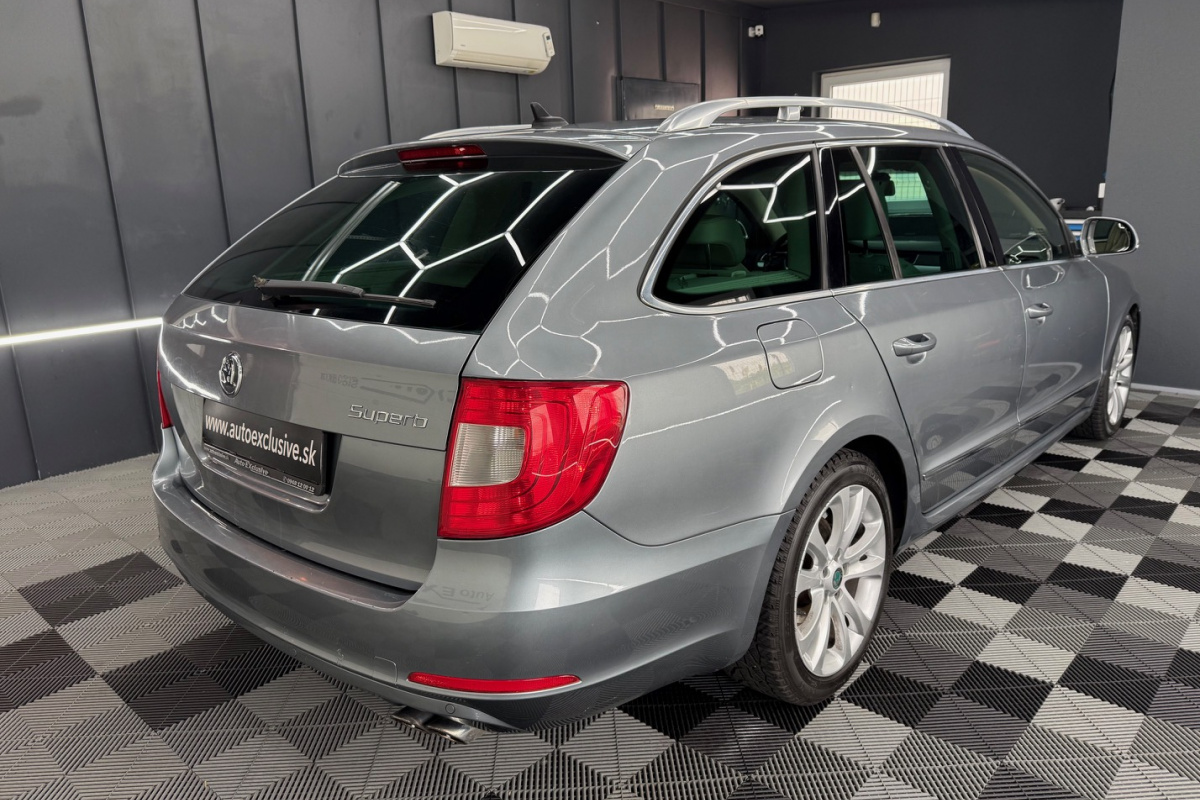 Ponuka vozidiel / Škoda Superb Combi 2.0 TSI Comfort DSG - video