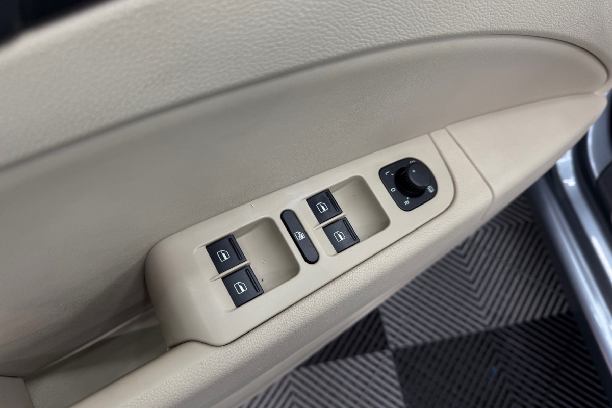 Ponuka vozidiel / Škoda Superb Combi 2.0 TSI Comfort DSG - video