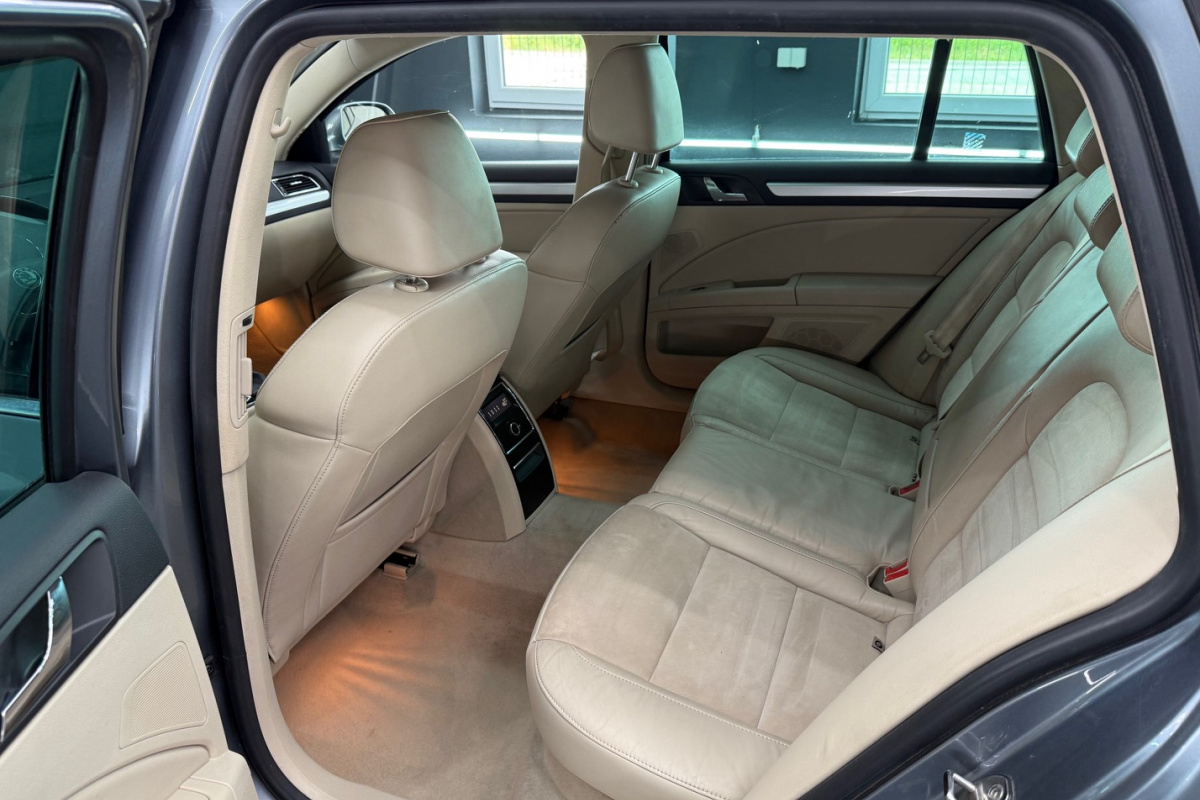 Ponuka vozidiel / Škoda Superb Combi 2.0 TSI Comfort DSG - video