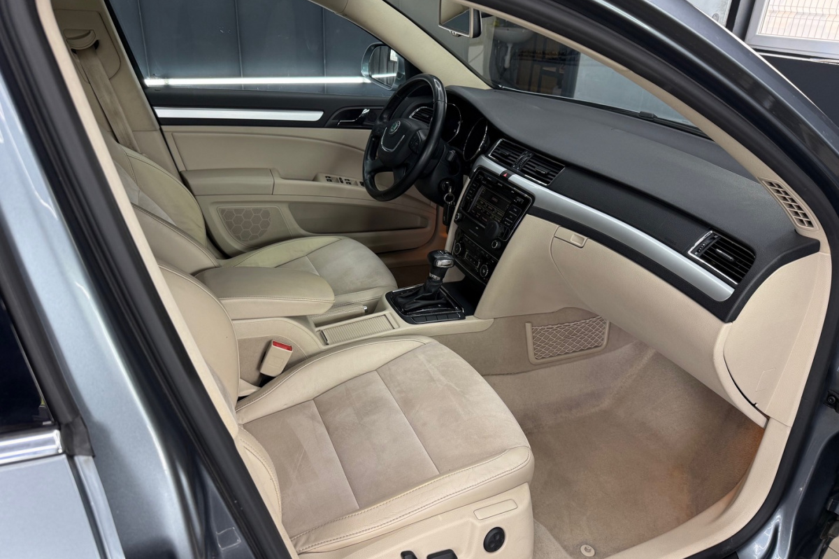 Ponuka vozidiel / Škoda Superb Combi 2.0 TSI Comfort DSG - video
