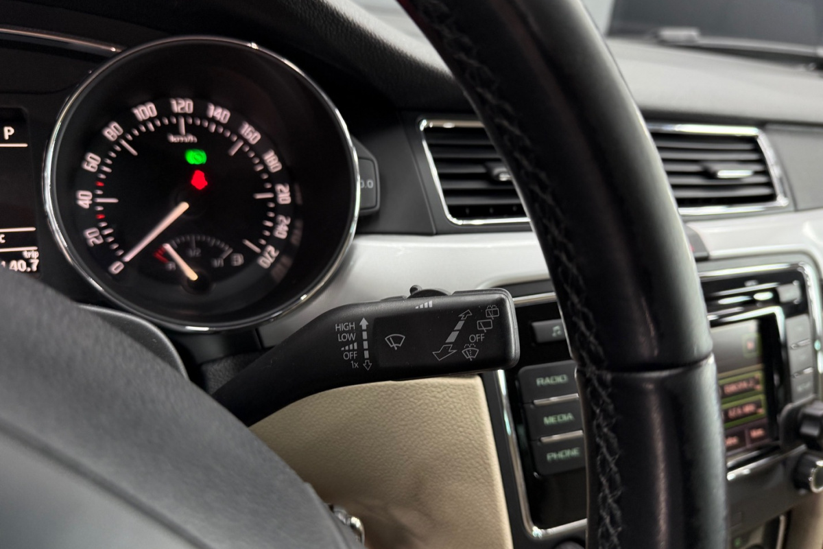 Ponuka vozidiel / Škoda Superb Combi 2.0 TSI Comfort DSG - video