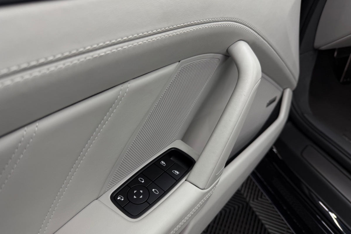 Ponuka vozidiel / Porsche 911 Turbo  - video